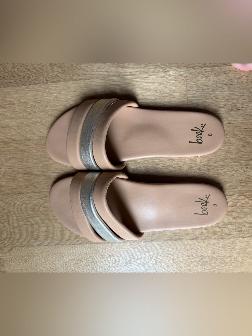 NIB Beek Calibird Platinum/Beach sandal flat - size 8 - Picture 3 of 13